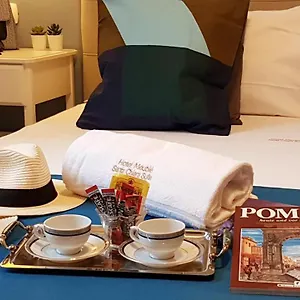 hotel-meuble-santa-chiara-suite.hotels-amalfi.com/